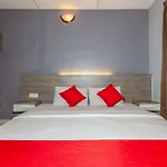 Oyo 1088 Yellow Mansion Banda Kaba Hotel