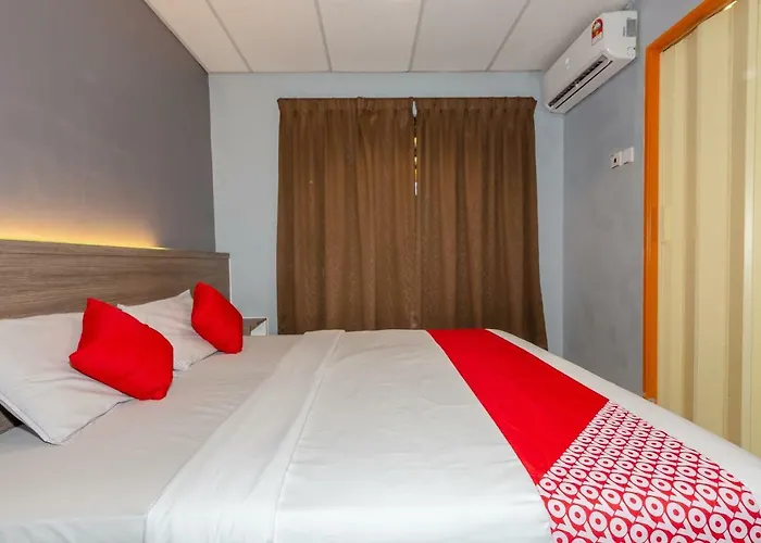 Oyo 1088 Yellow Mansion Banda Kaba Hotel