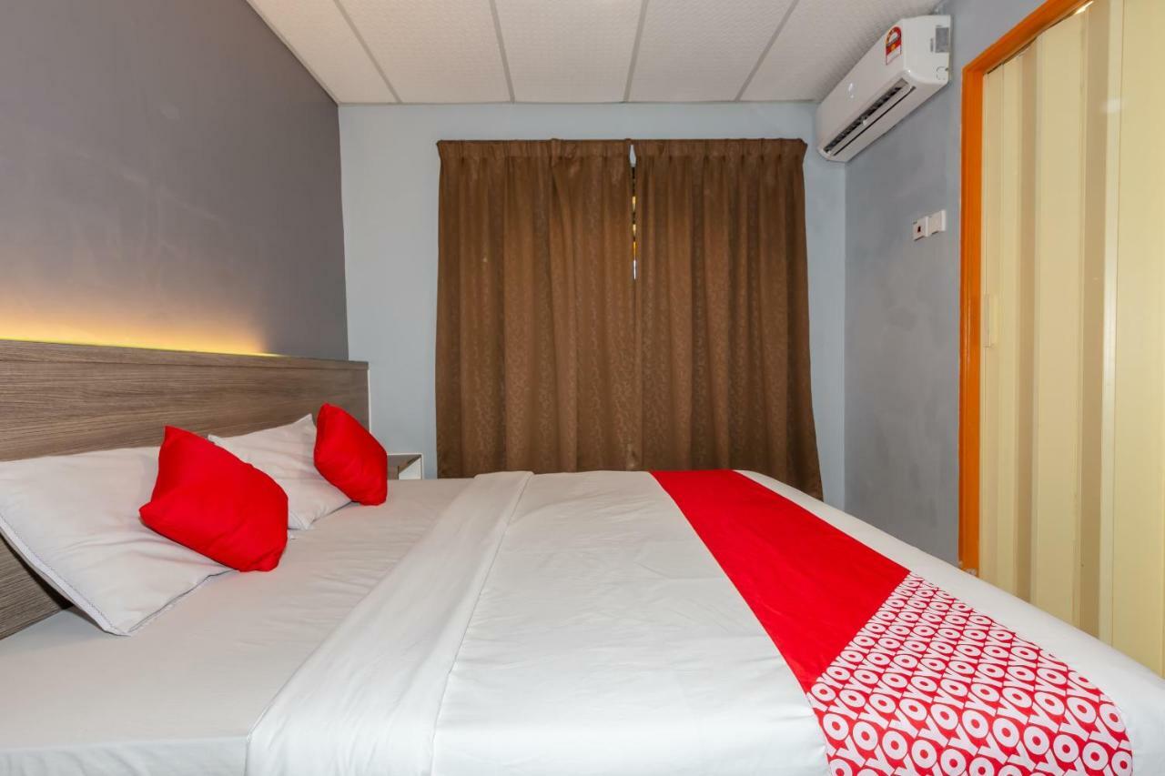 Hotel Oyo 1088 Yellow Mansion Banda Kaba